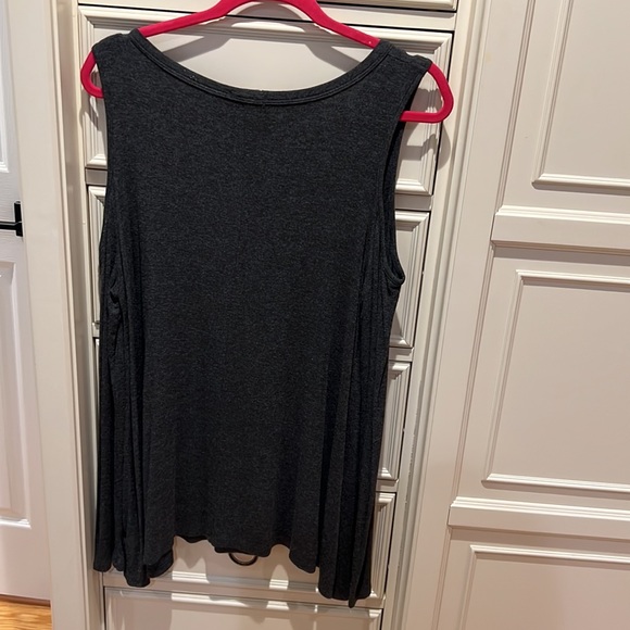 Women’s gray size M 1 4 3 STORY cold shoulder long sleeve  shirt - Picture 8 of 8